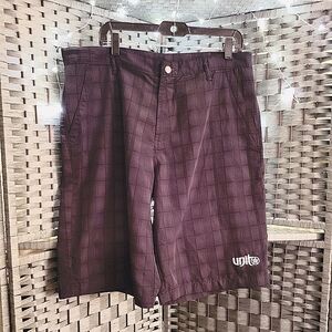 UNIT mens 38 patterened shorts.